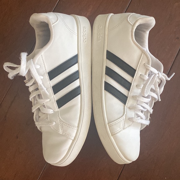 Adidas Grand Court Sneakers 💕Boys Size 5 - Picture 7 of 13